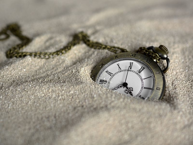 orologio nella sabbia